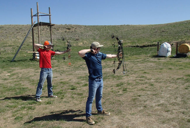 Students at bowhunter education